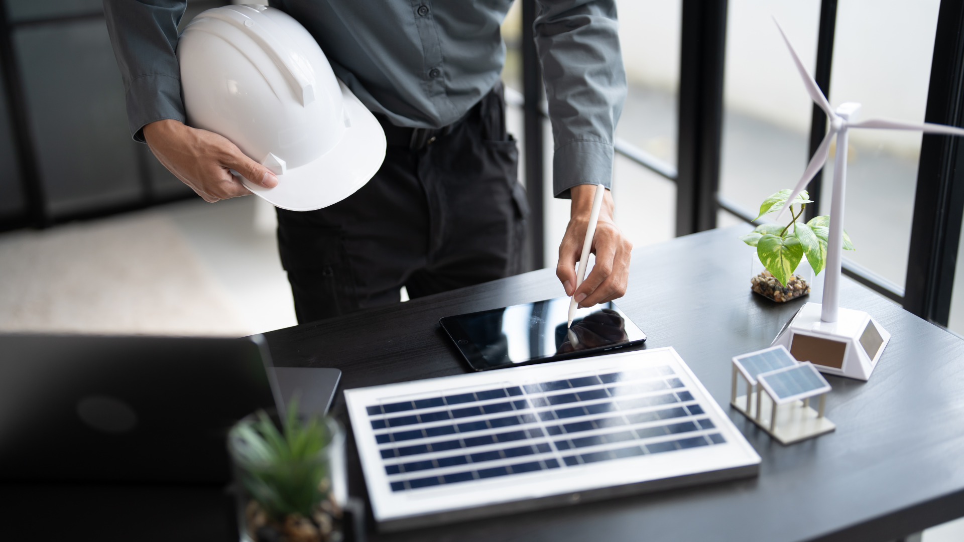 The 12 Questions to Ask Before Signing a Solar or Battery Quote